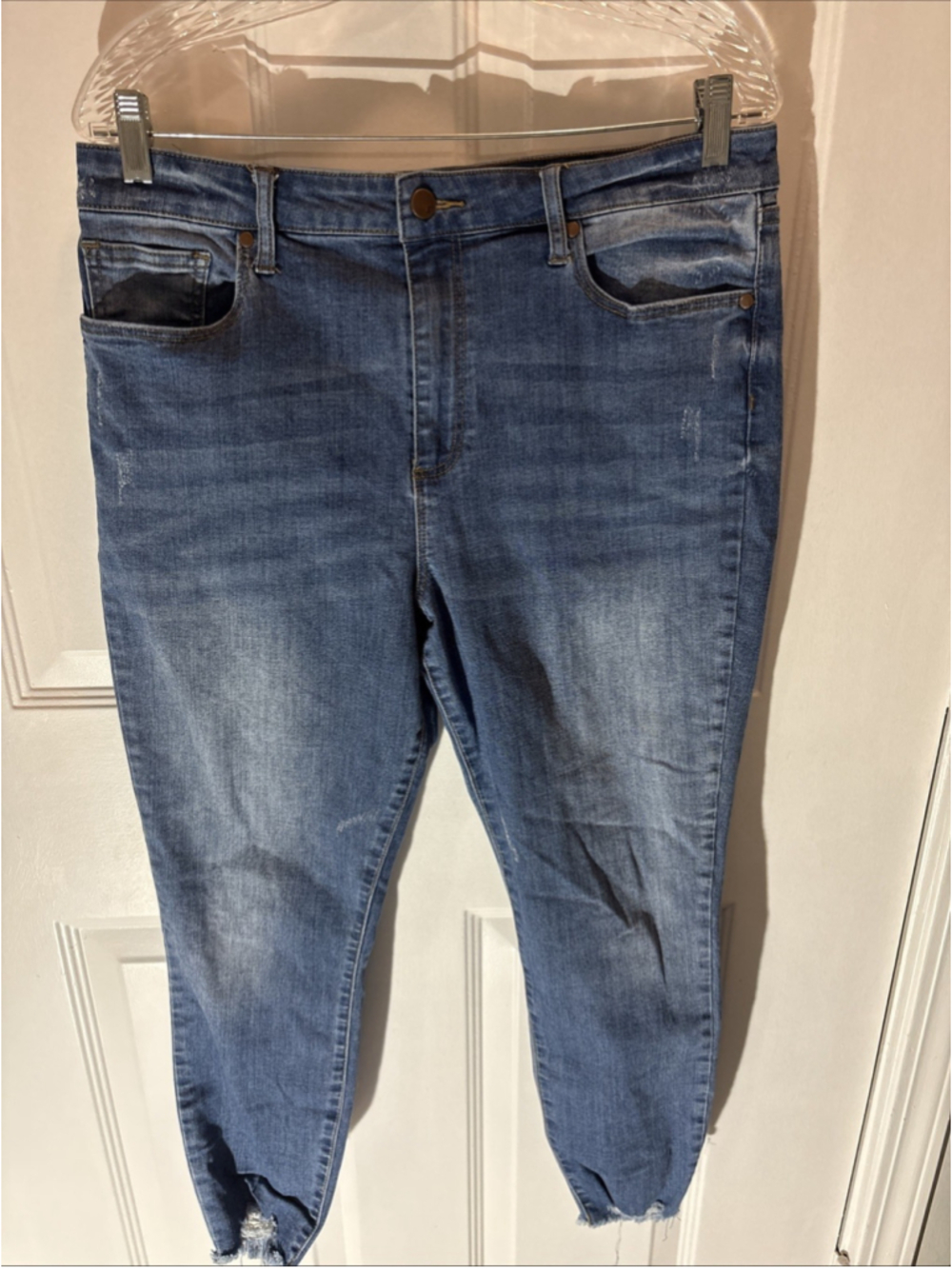 JustFab Distressed Skinny Jeans Women’s Size 34 Blue Stretch Denim 1141